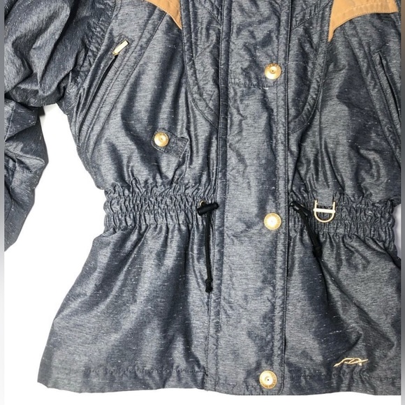 Vintage Descente Embroidered Grey and Black Casual Puffer Skiing Jacket Size 8 - Picture 5 of 12